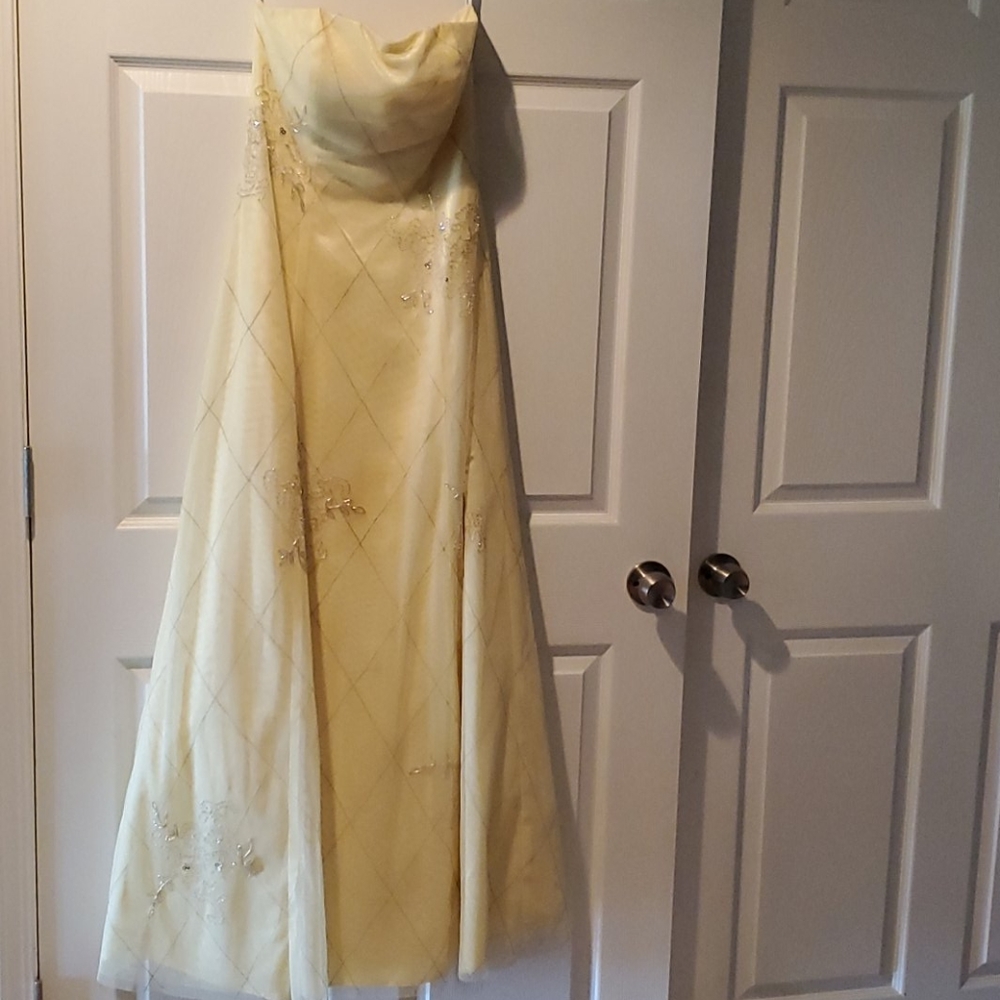 Yellow strapless prom dress